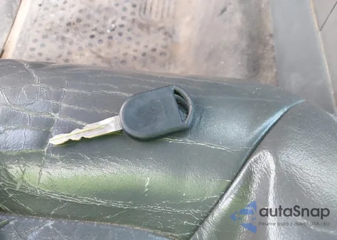 2002 Ford Explorer Sport Trac z USA, uszkodzony, nr VIN 1FMZU77E22UB39219